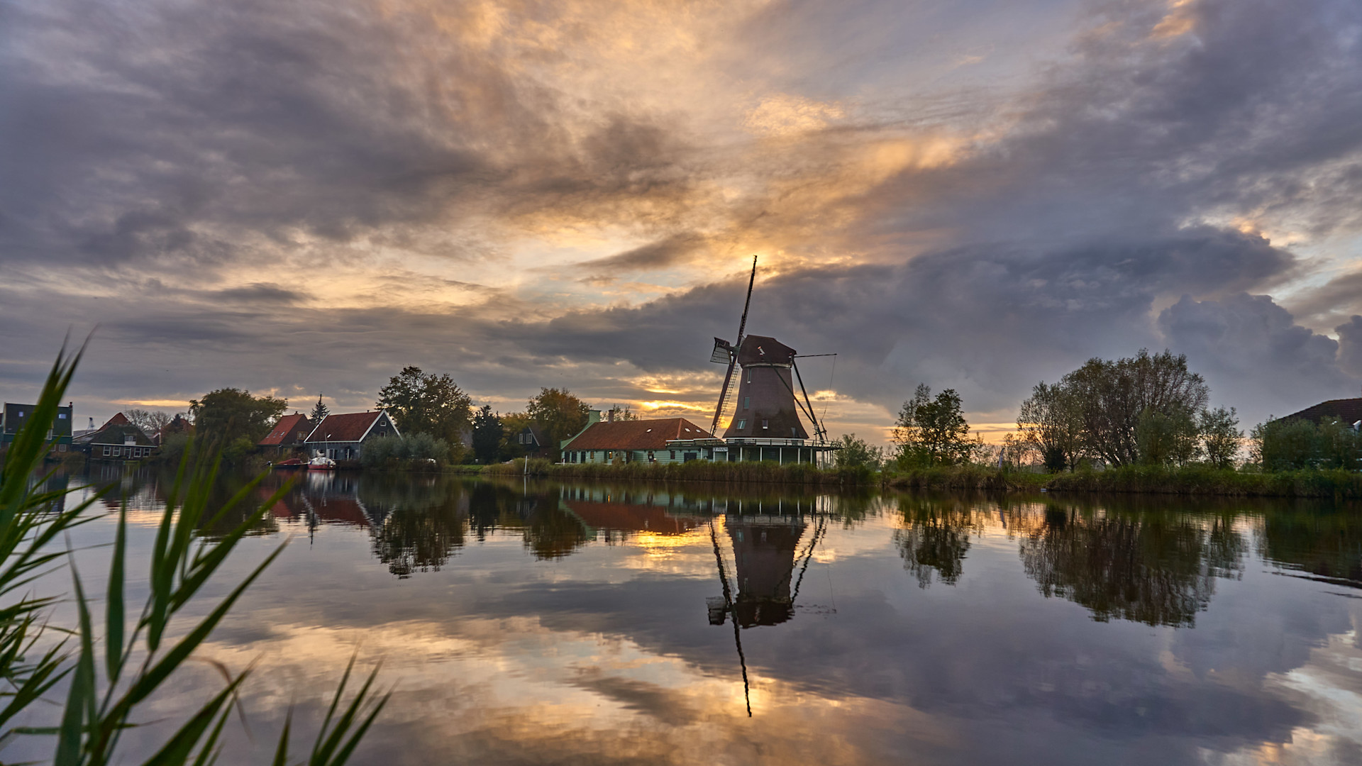 Na de mist af en toe zon en een paar buien Weer.nl