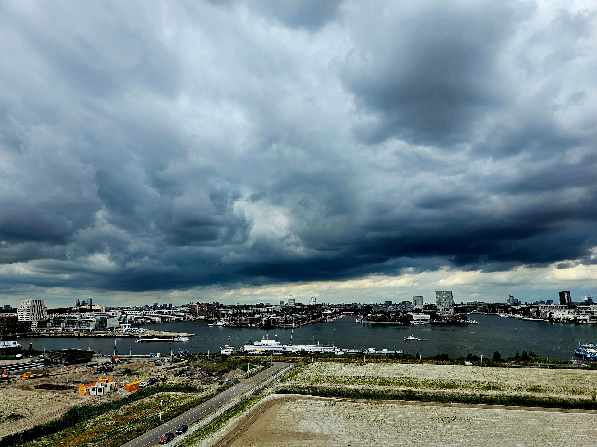 Zomervakantie regio noord begint nat en onstuimig Weer.nl