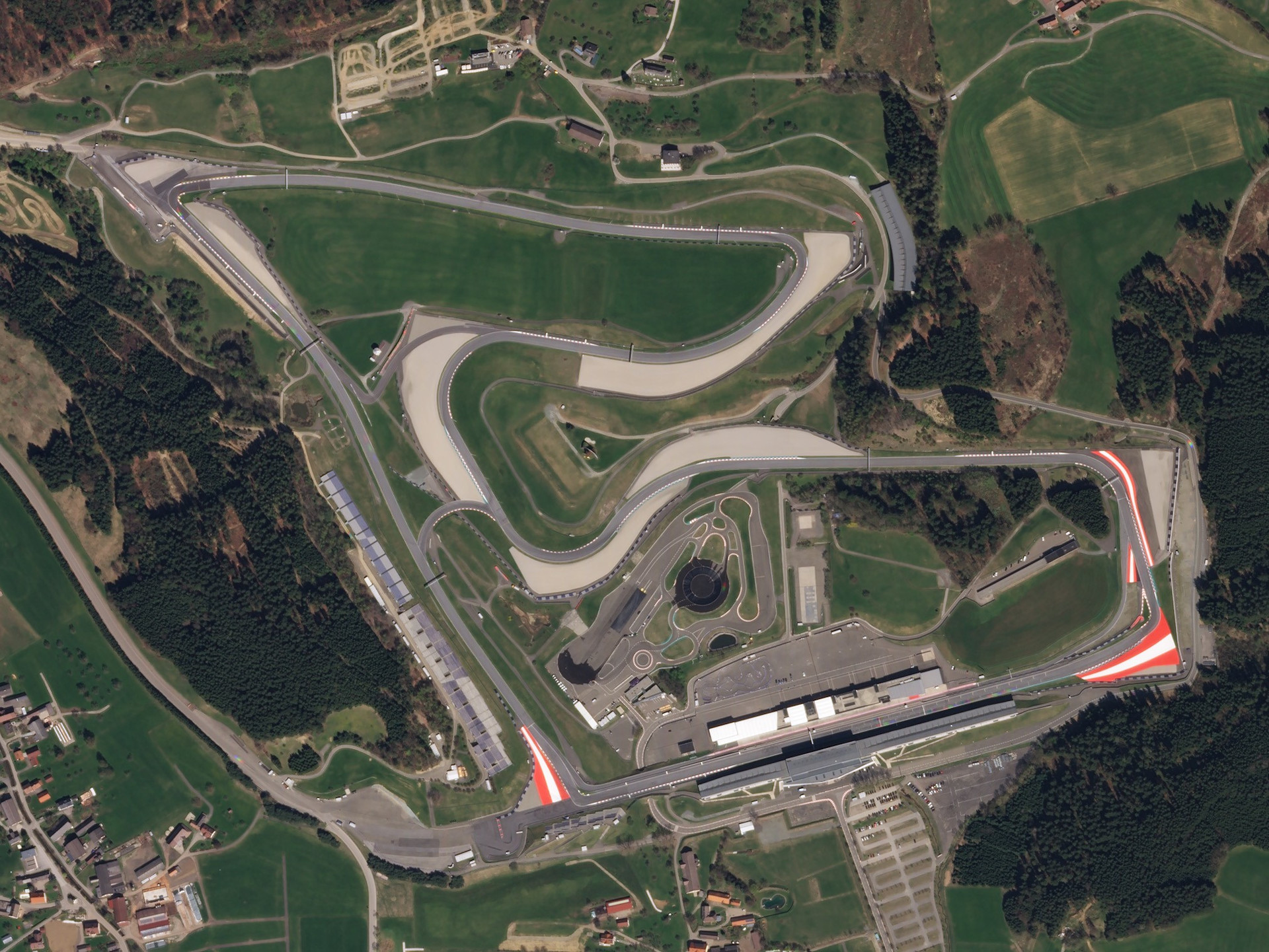Formule1 in Oostenrijk onweerskans op vrijdag Weer.nl Formule1 in Oostenrijk onweerskans op vrijdag Weer.nl