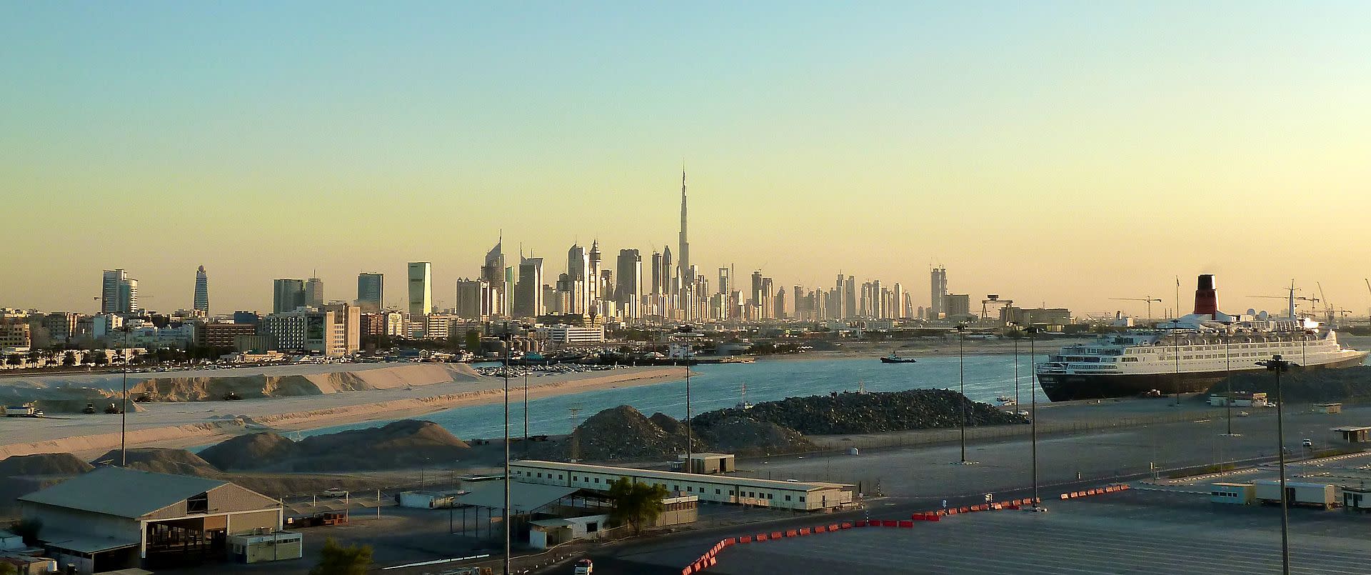 Nu claimt Dubai regen te kunnen maken het blijft er heet en droog Weer.nl