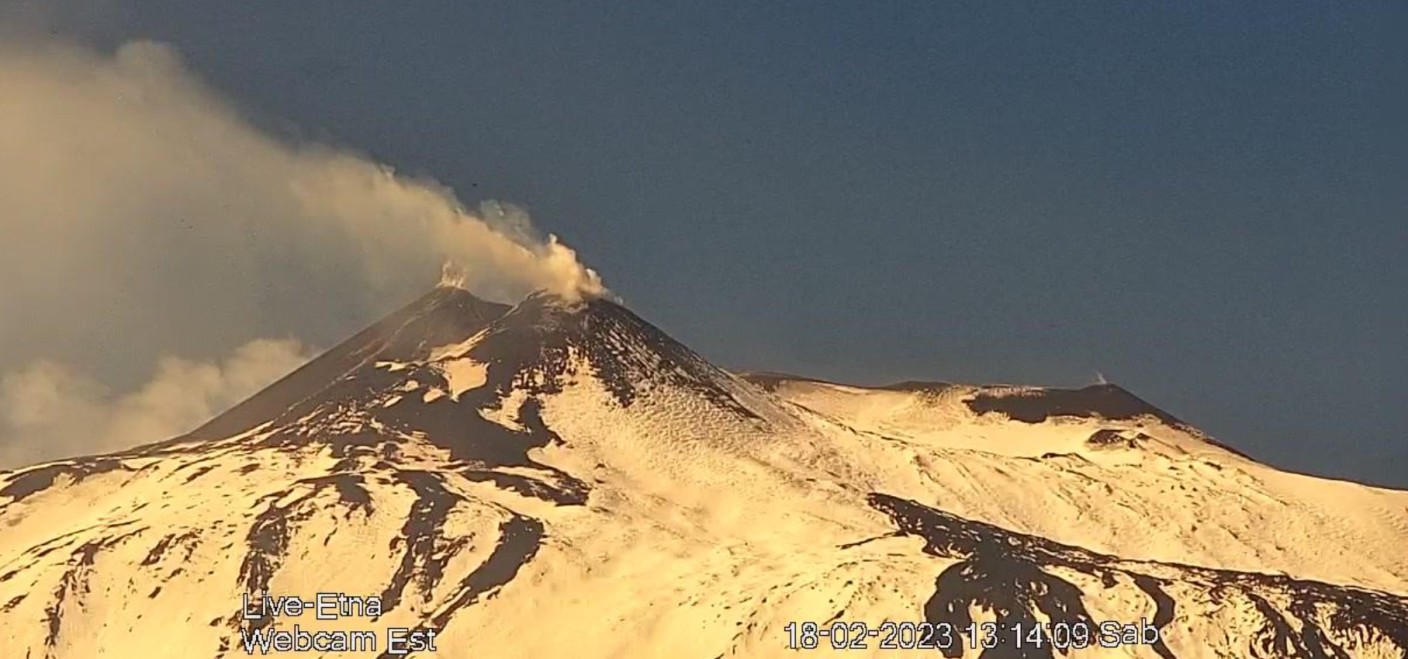 Foto gemaakt door Webcam - Etna vulkaan - Sicilie - De Etna is een van de actiefste vulkanen van Europa.