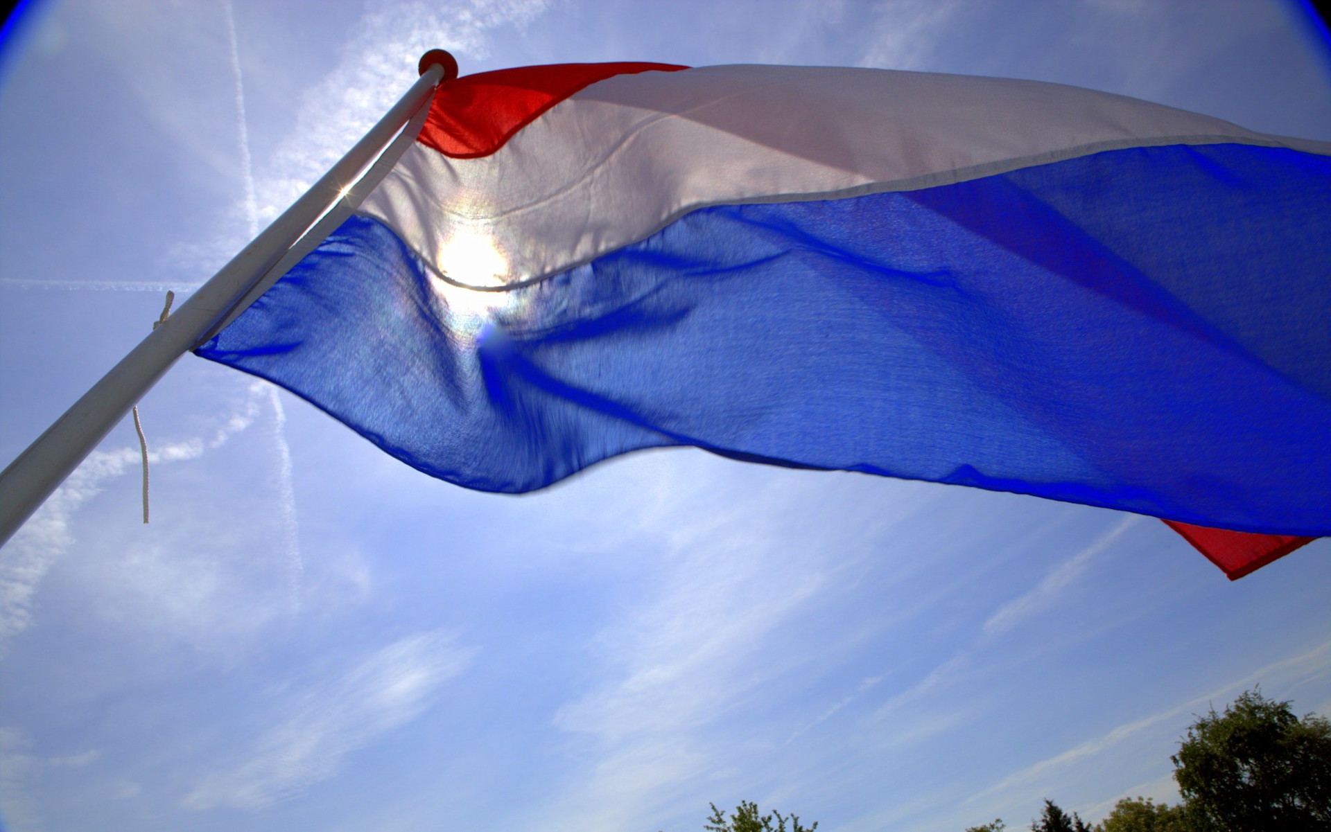 Eerst vrij warm en geregeld regen