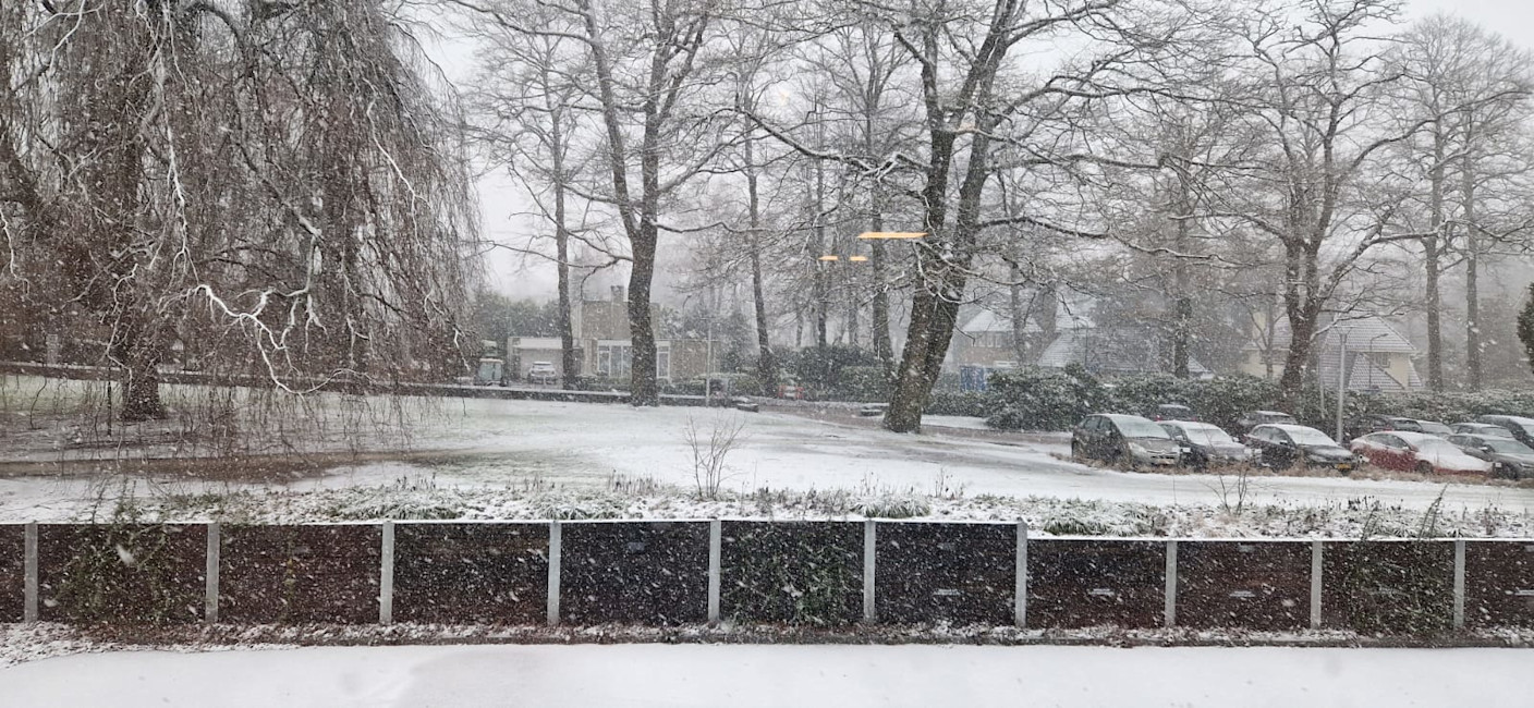 Foto gemaakt door Reinout van den Born - Hilversum - Hilversum rond 17 uur. Foto gemaakt door Reinout van den Born - Hilversum - Hilversum rond 17 uur.